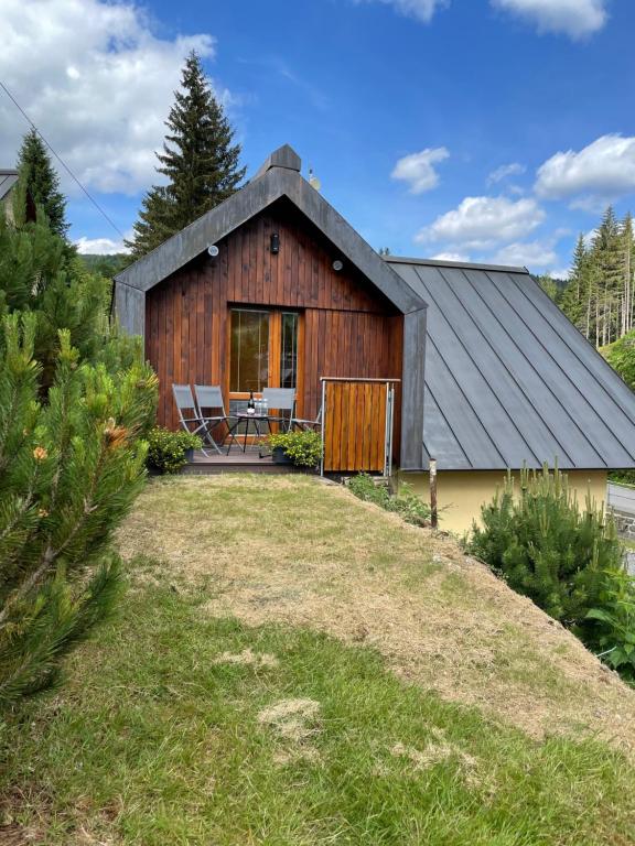 Vonkajšia záhrada v ubytovaní GARAGE Harrachov