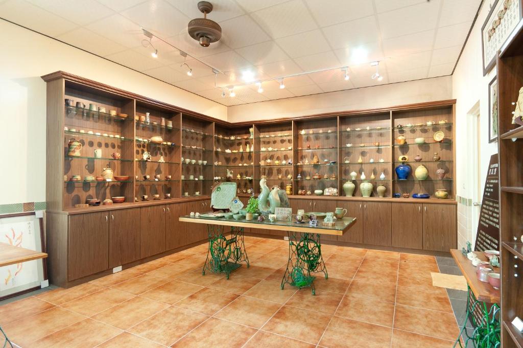 Gallery image of Family Pottery in Hengchun South Gate