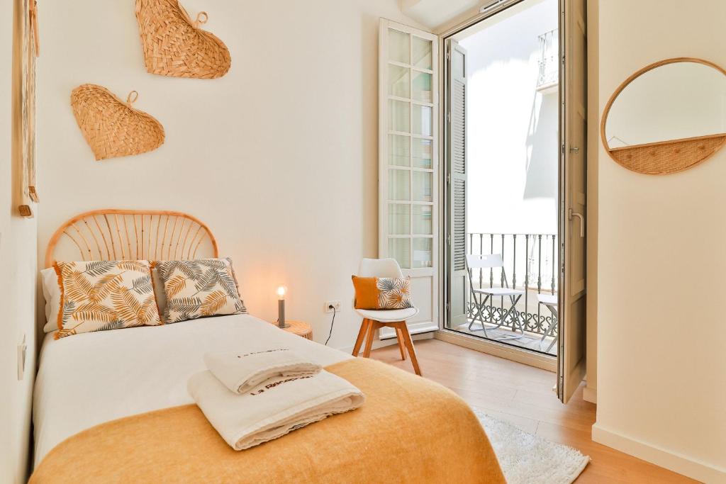 Posteľ alebo postele v izbe v ubytovaní C74 - Marvelous 3 Bedroom Apartment In Historical
