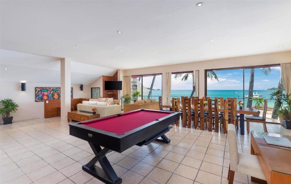 Biliár nebo kulečník v ubytování Beachfront Kalim Beach Villa