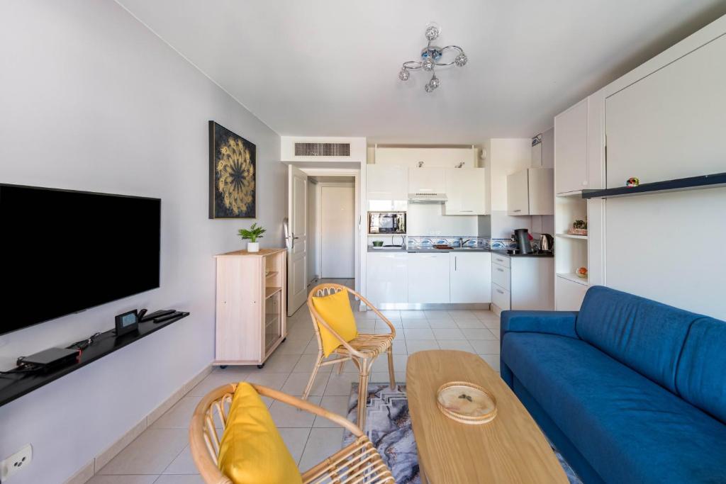 Kuchyň nebo kuchyňský kout v ubytování Beau Studio Véranda à deux pas de la mer - parking inclus