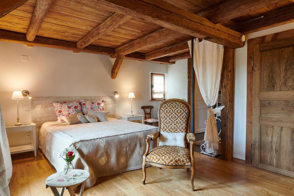 La Cour de Lise - Double Room With Private Bathroom