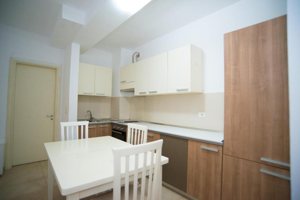 One Bedroom APT (Rezidenca Kodra e Diellit 1) - Imazhi 4