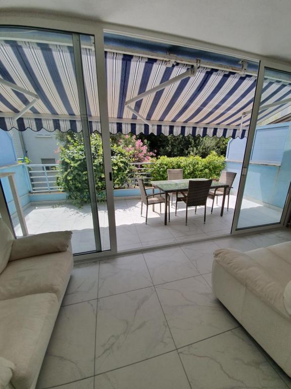 Apartment Diana Split Znjan