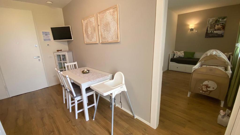Telewizja i/lub zestaw kina domowego w obiekcie Nature Home Apartment