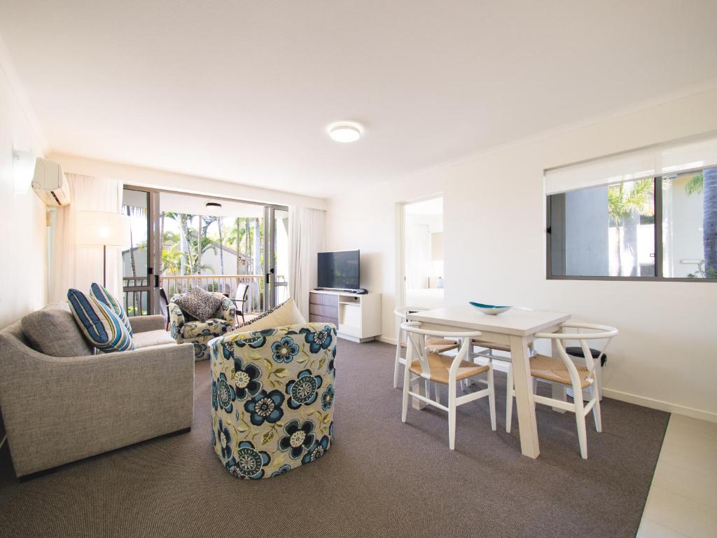 Posezení v ubytování Oaks Sunshine Coast Oasis Resort