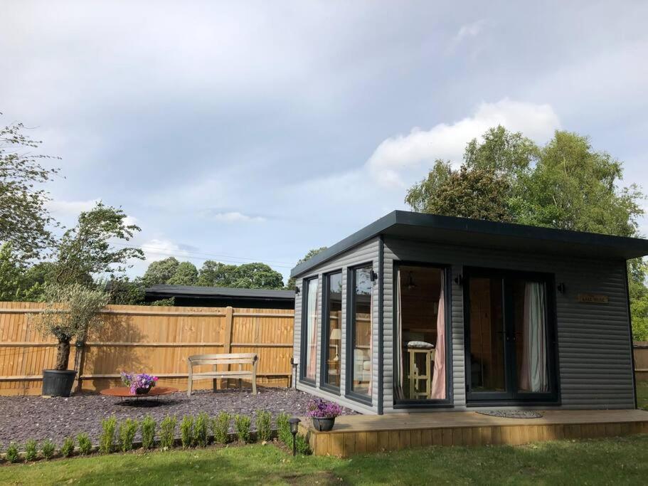 Self Contained Garden Studio with stunning views, Sissinghurst (updated