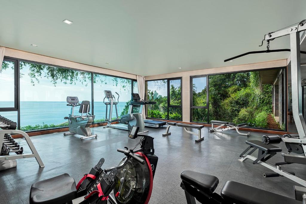 Fitness centrum a/nebo fitness zařízení v ubytování Paresa Resort Phuket