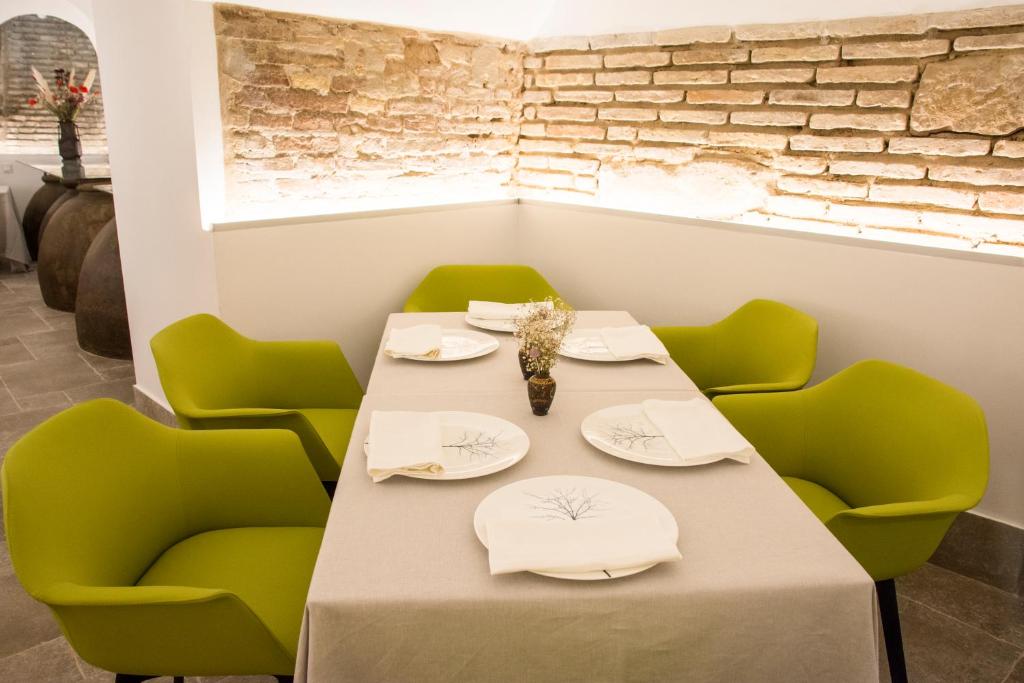 Posezení v ubytování Hotel Oleum - Parking Gratuito Reserva Previa