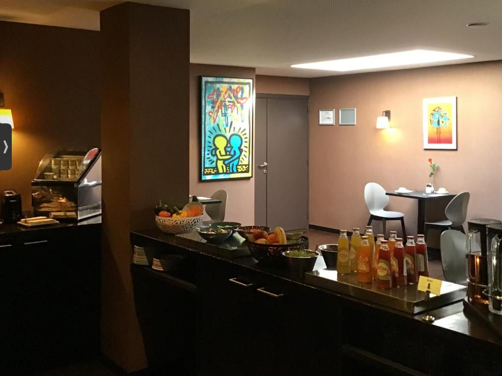 New Hotel Charlemagne - Resim 12