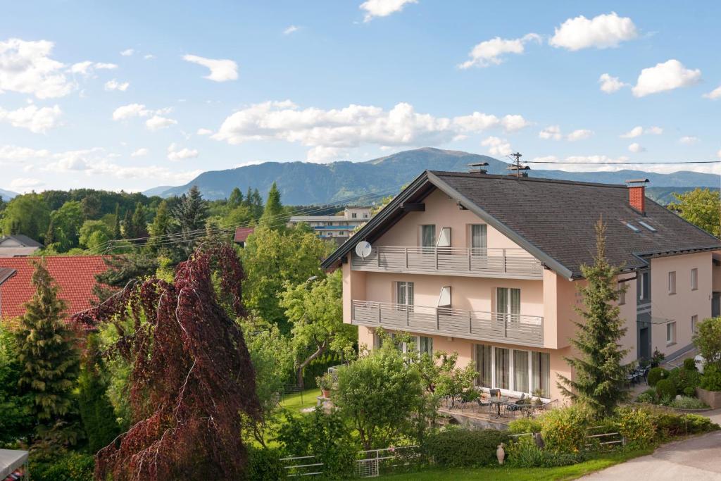 Beachfront Gästehaus Wulz-Lesjak - Housity
