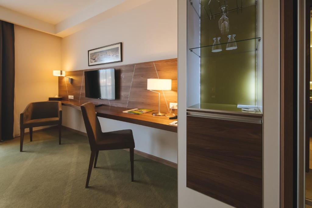 Imola Hotel Platán - Resim 45