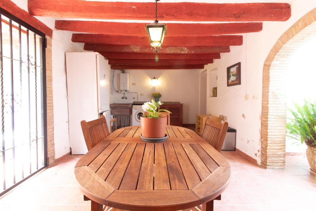Posedenie v ubytovaní Global Properties, Bonita casa rural en Quart de les Valls