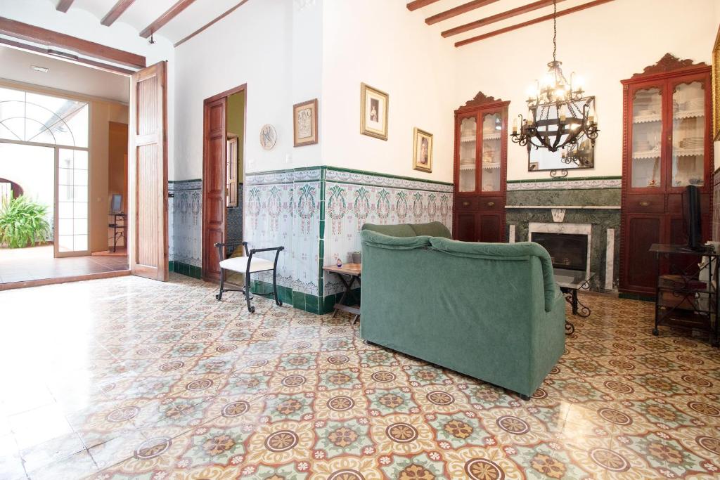 Posedenie v ubytovaní Global Properties, Bonita casa rural en Quart de les Valls