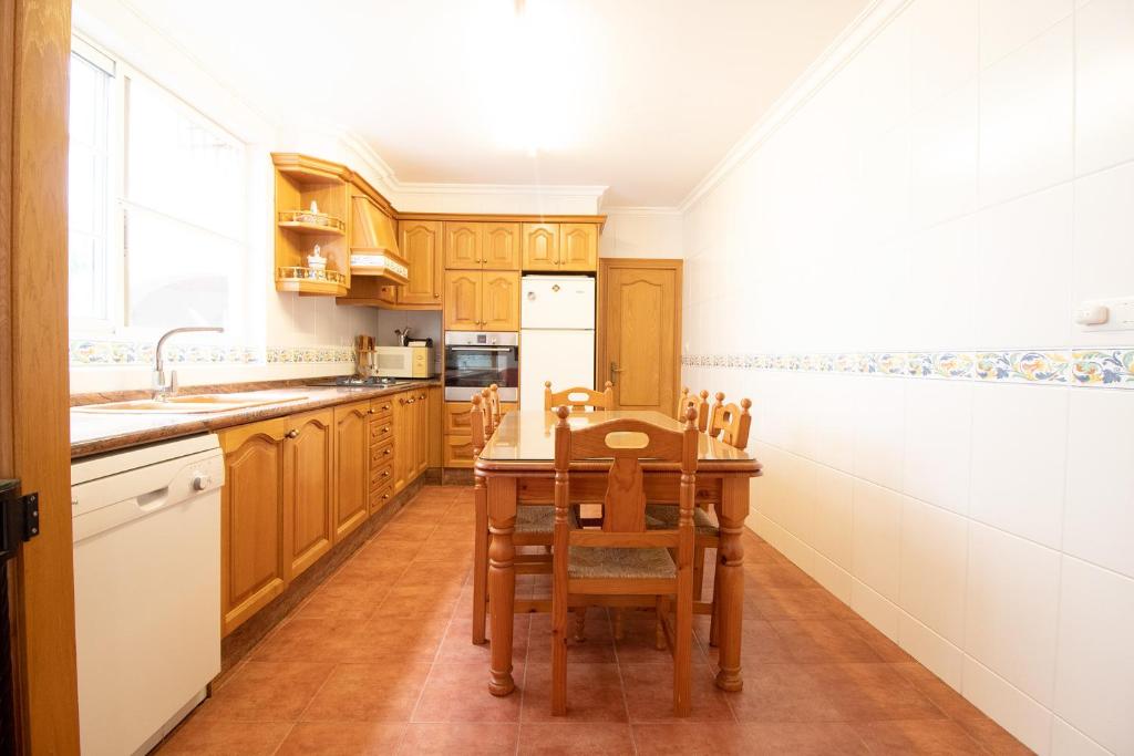 Kuchyňa alebo kuchynka v ubytovaní Global Properties, Bonita casa rural en Quart de les Valls