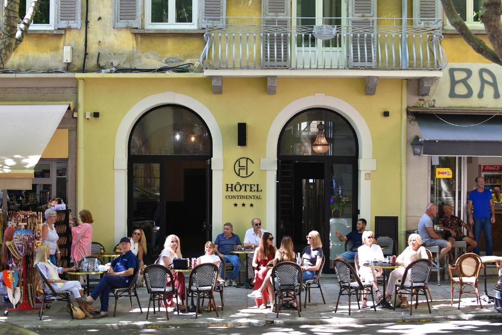 Hostia v ubytovaní Hôtel Continental