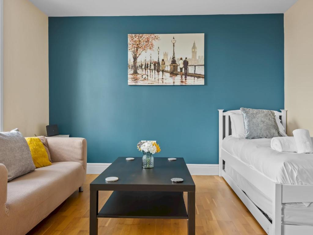 Pass The Keys Perfect 1-Bed Base In Canterbury With Parking
