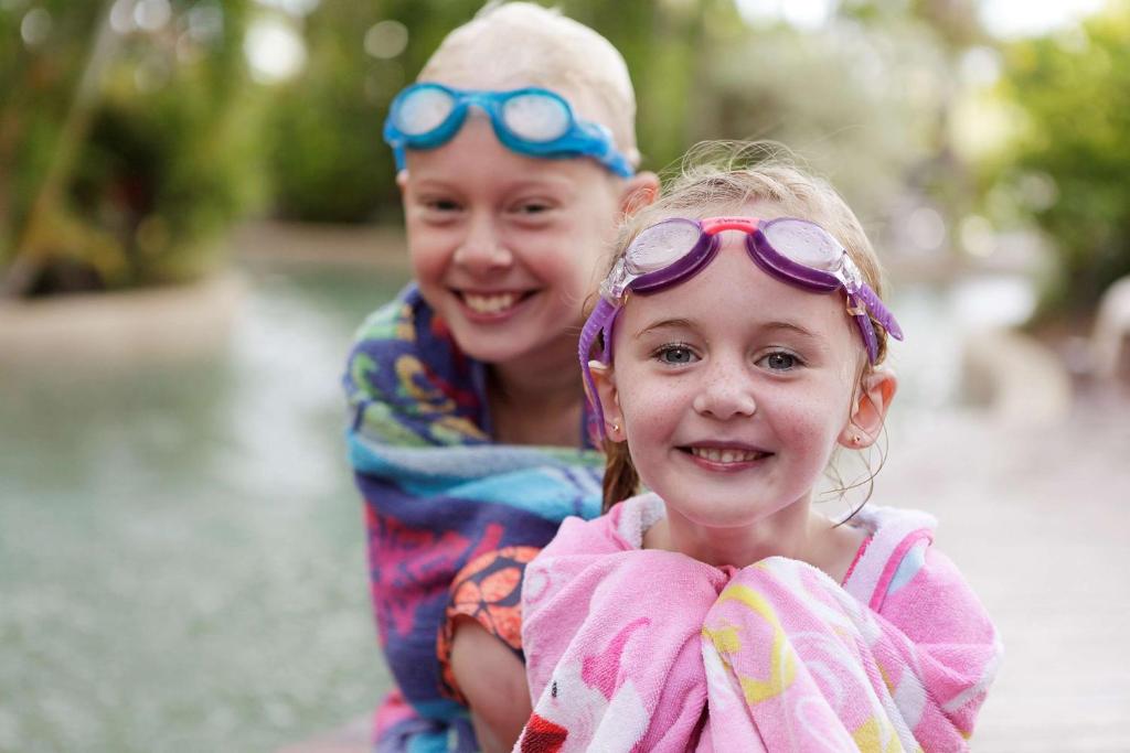Niños alojados en Rydges Esplanade Resort Cairns