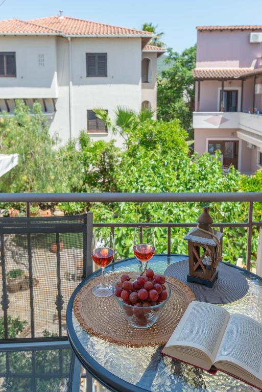 Balkón nebo terasa v ubytování Virvilis Apartments