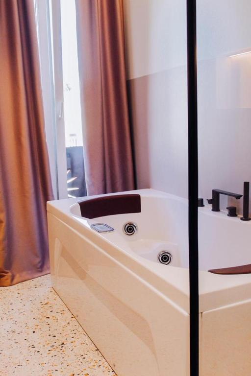 Koupelna v ubytování Iliria Boutique Hotel