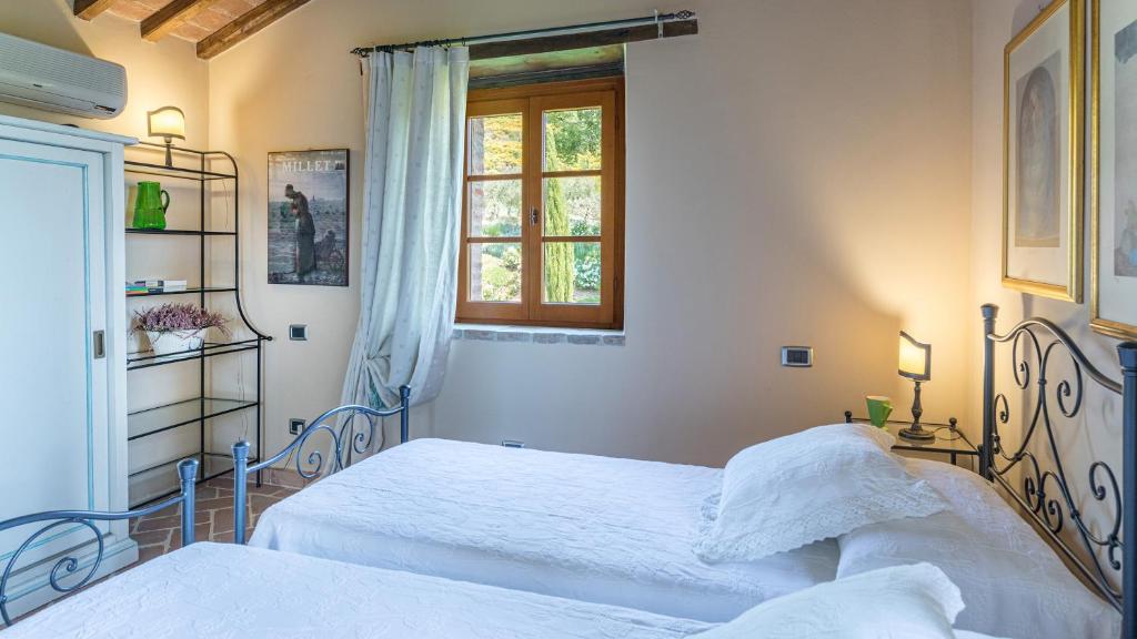 Posteľ alebo postele v izbe v ubytovaní Casal Parro 6, Emma Villas