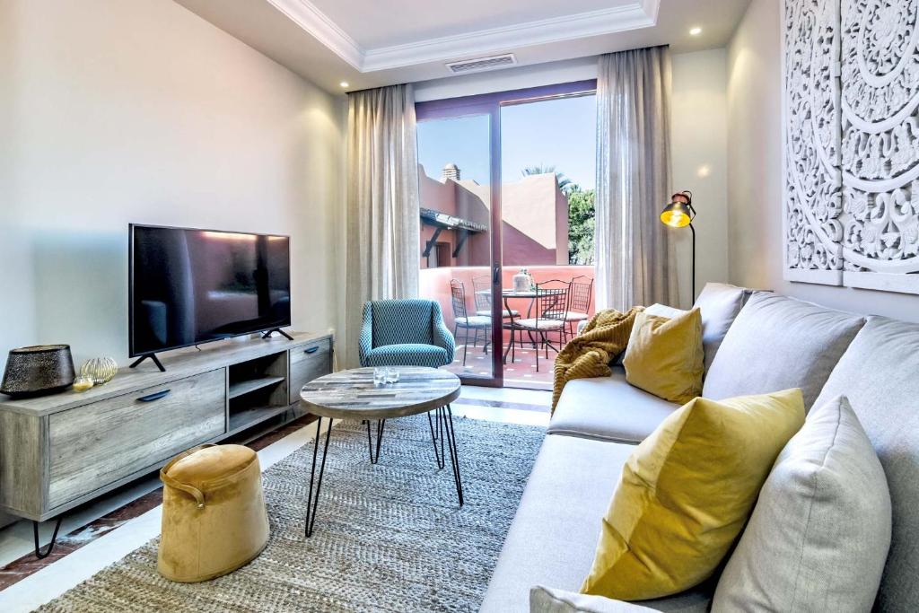 Suitetrails - Modern apartment close to the beach, Elviria