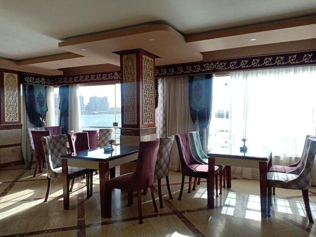 Posezení v ubytování Nile Transport Hotel