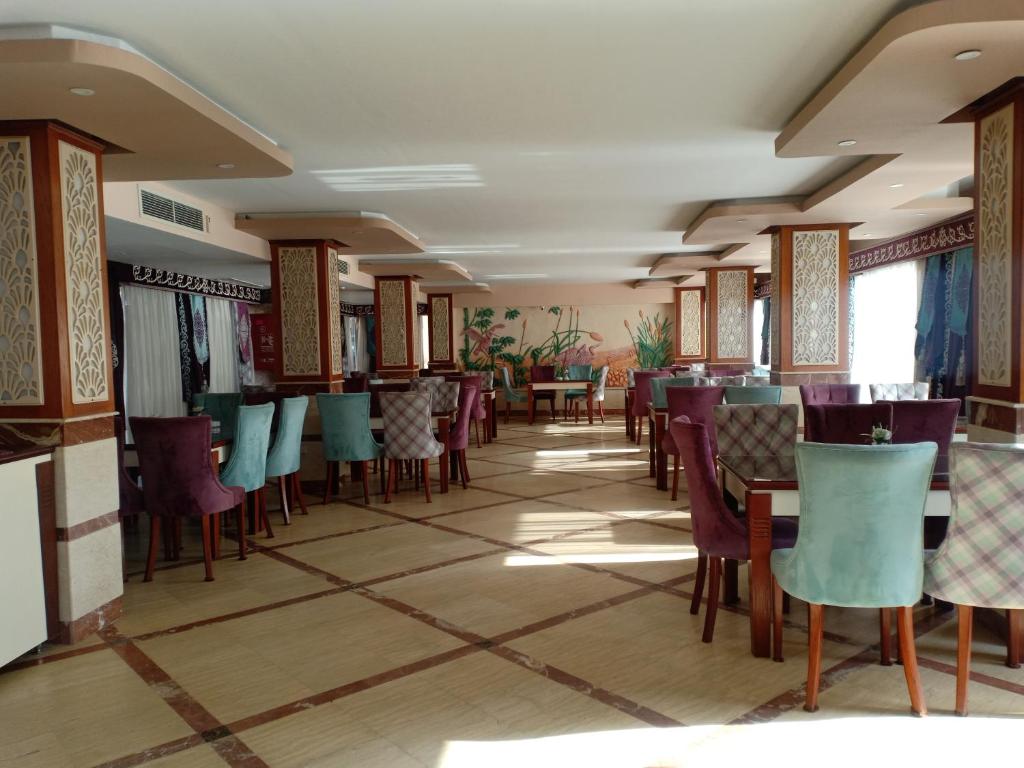 Restaurace v ubytování Nile Transport Hotel