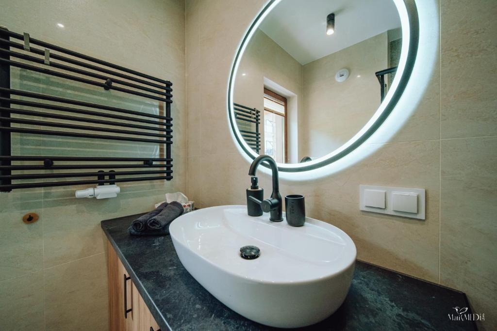 Kúpeľňa v ubytovaní Apartament Silence Karpatia Resort Turkus