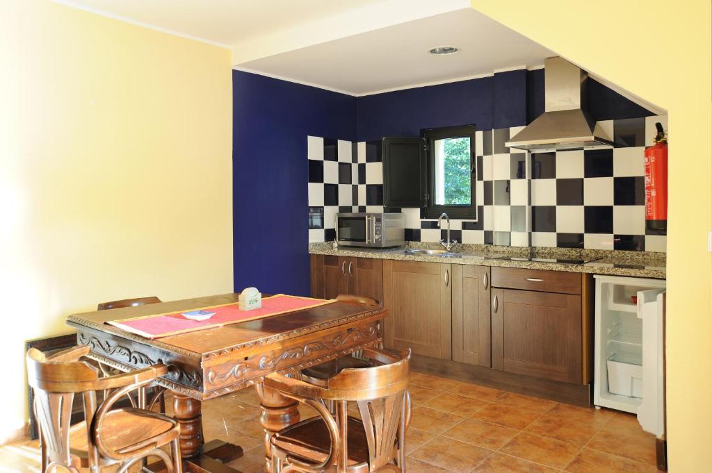 Una cocina o zona de cocina en La Casona de la Roza