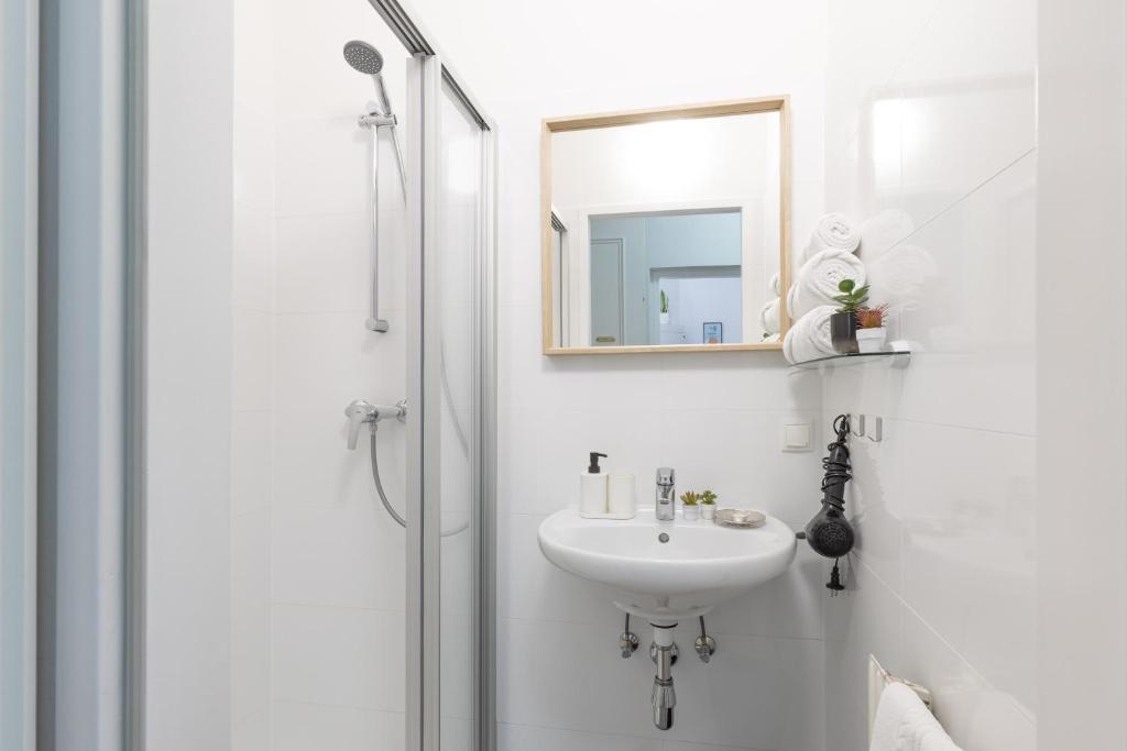 Yeshello Vienna Central Station Apartment - 19