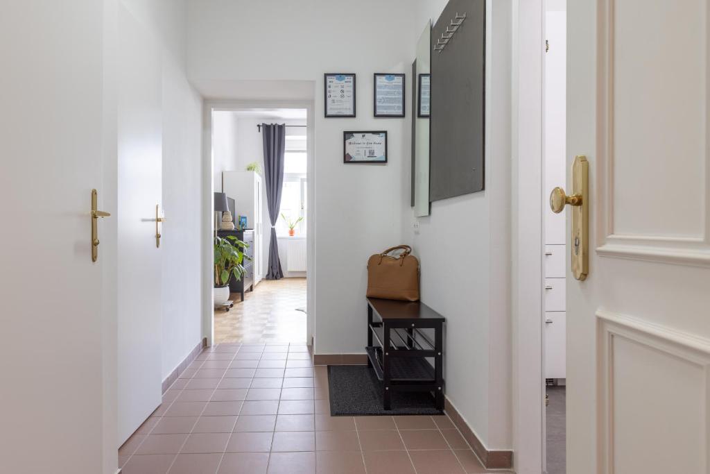 Yeshello Vienna Central Station Apartment - 18