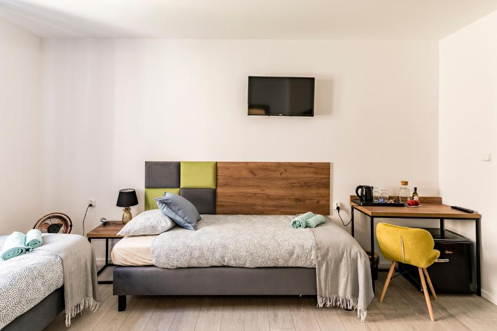 Cooltour - Tweepersoonskamer Met 2 Aparte Bedden