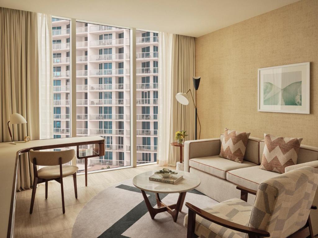 Four Seasons Hotel and Residences Fort Lauderdale - 