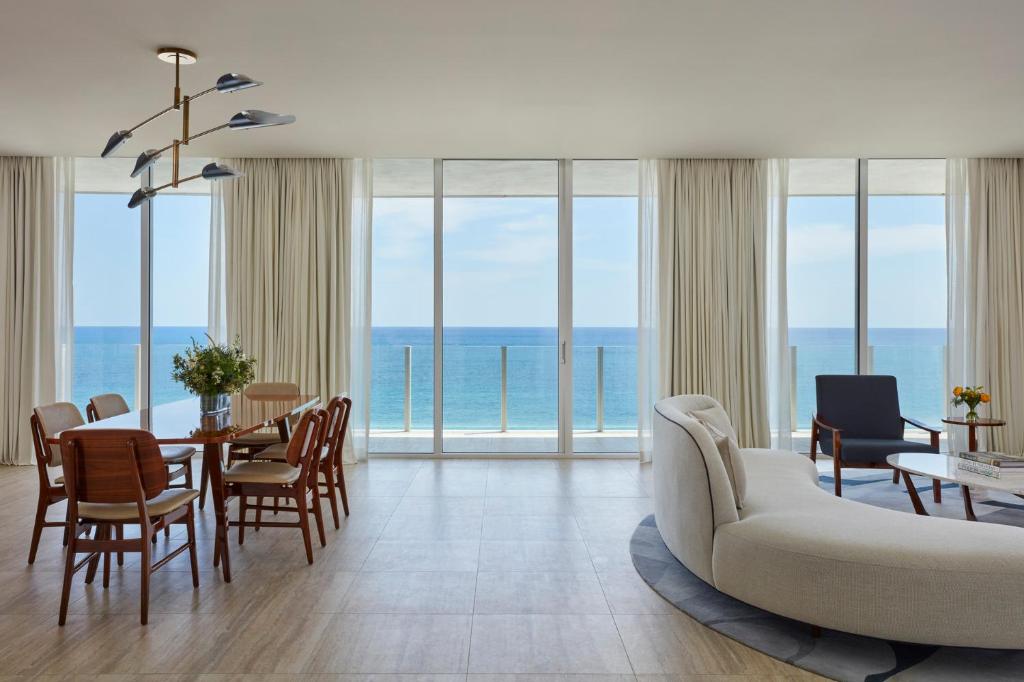 Four Seasons Hotel and Residences Fort Lauderdale - 