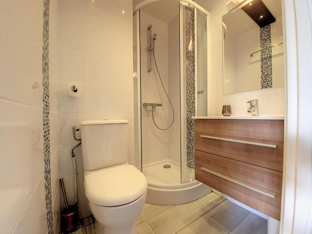Kúpeľňa v ubytovaní Appartement Style Loft - proche Village Naturiste