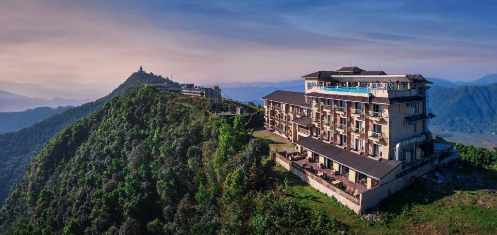 Imagen de la galería de Sarangkot Mountain Lodge, en Pokhara