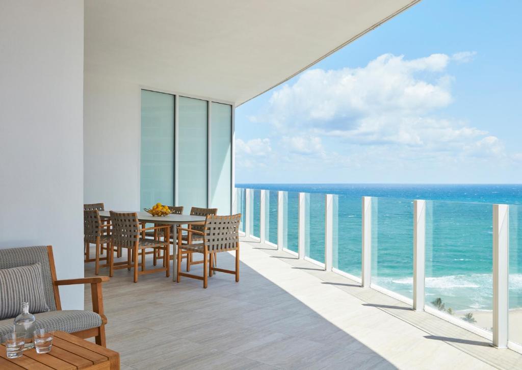 Four Seasons Hotel and Residences Fort Lauderdale - 