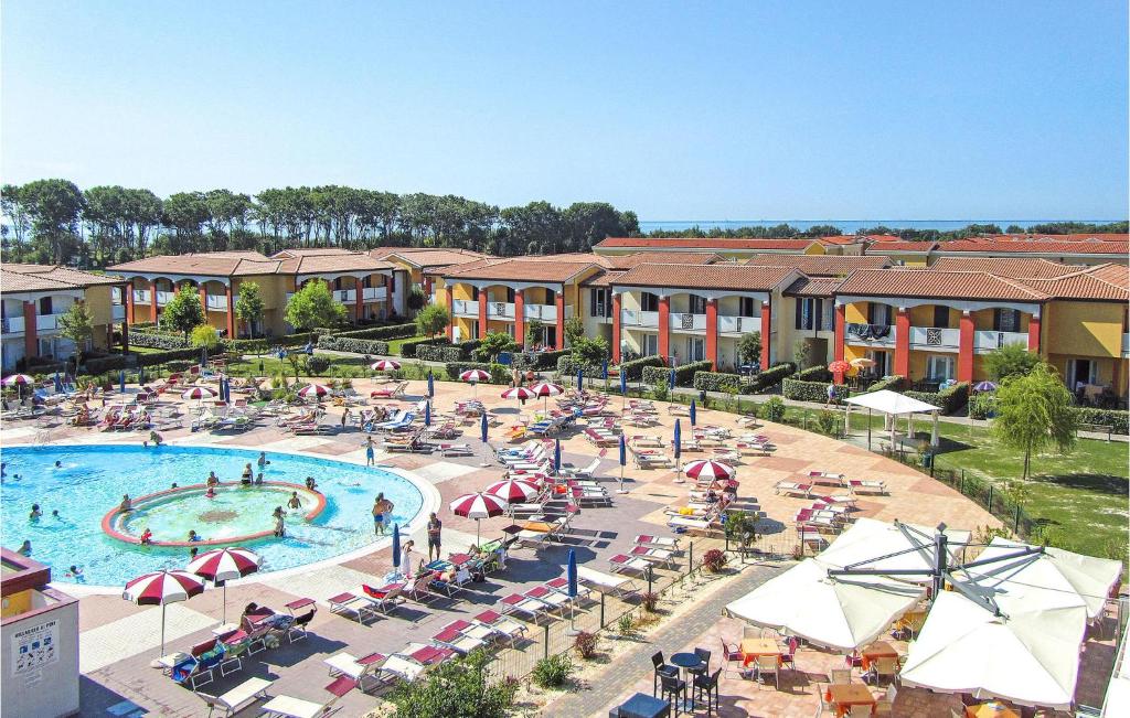 Swimmingpoolen hos eller tæt på Ai Pini-Villa