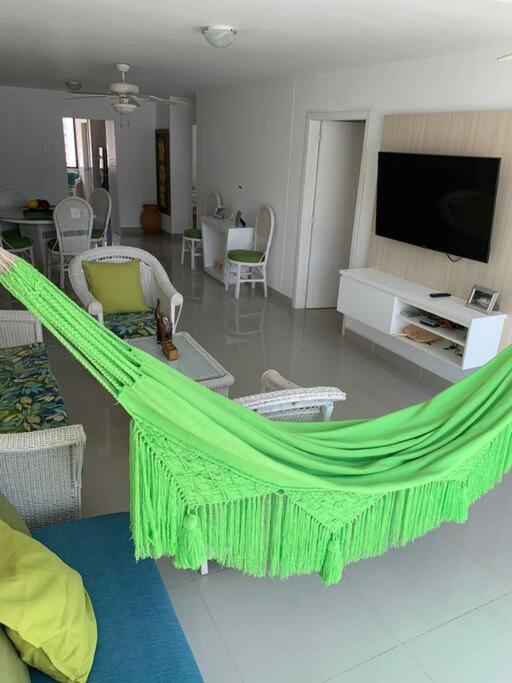 Apartamento en el Rodadero, Confortable y amplio, con vista al mar, a 80mt de la playa, DELAMAR Apar