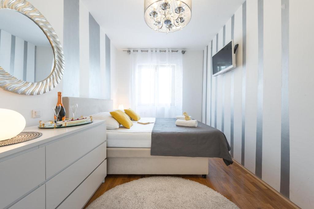 Posteľ alebo postele v izbe v ubytovaní Modern and Spectacular 2-BedApartment in Cavtat
