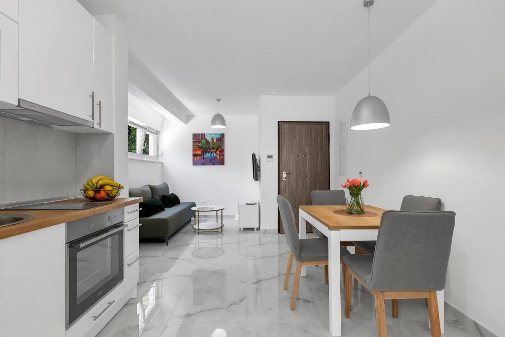 Kuchyňa alebo kuchynka v ubytovaní Central Makarska - Apartments Šantrić