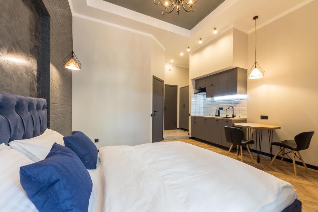 Central Apartments Maidan Area - 带阳台的豪华公寓-Mykhailivska Str。24V