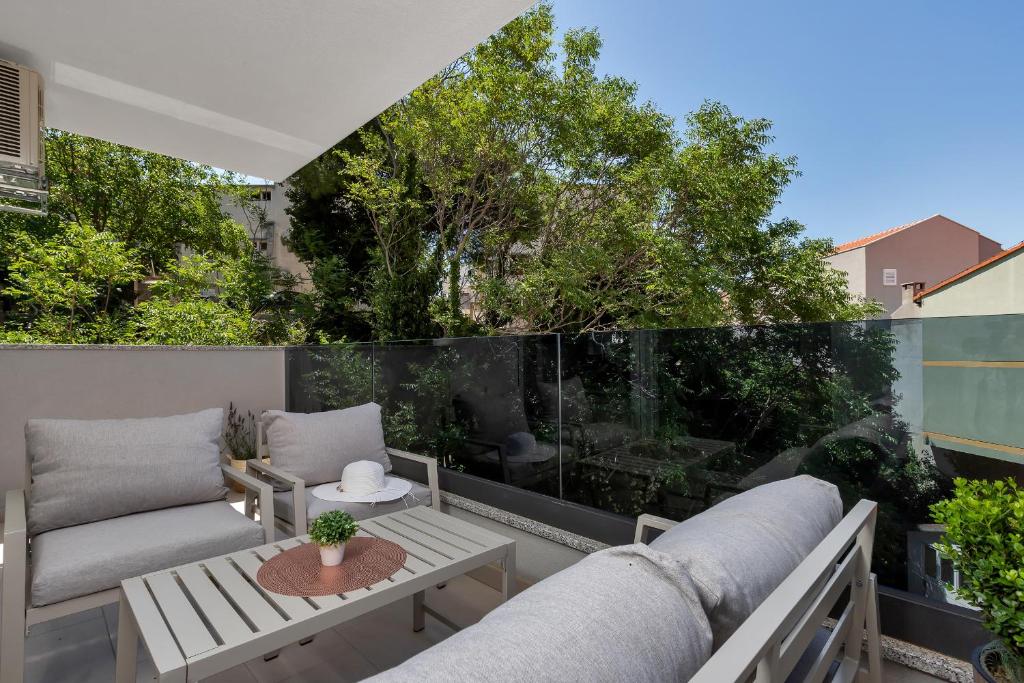 Vonkajšia záhrada v ubytovaní Central Makarska - Apartments Šantrić