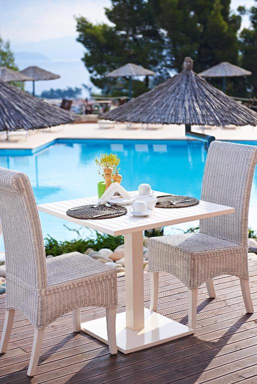Bazén v ubytovaní Alia Palace Hotel - Adults Only 16+ alebo v jeho blízkosti