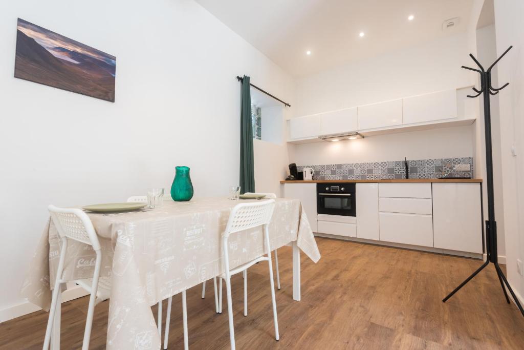 Appartements centre-ville - Wifi - Cuisine tout équipée - Lave-linge - Apartamento Con Terraza