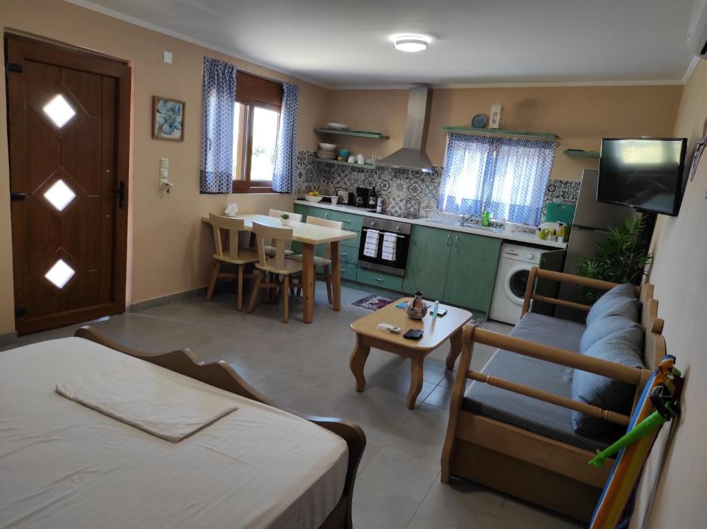 Kuchyňa alebo kuchynka v ubytovaní Evaggelias house