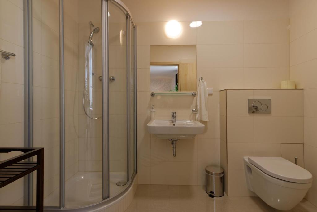 Koupelna v ubytování Atrium Apartments