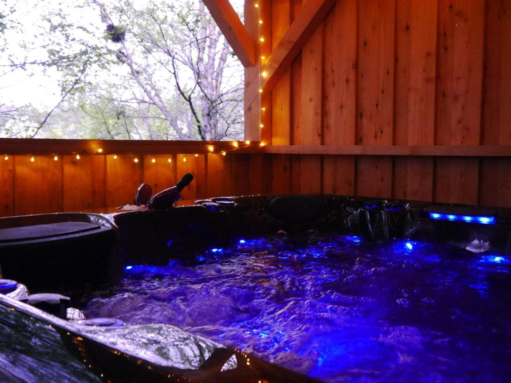 Rest At Last - Highland Apartment with Private hot tub - Apartamento De Una Habitación