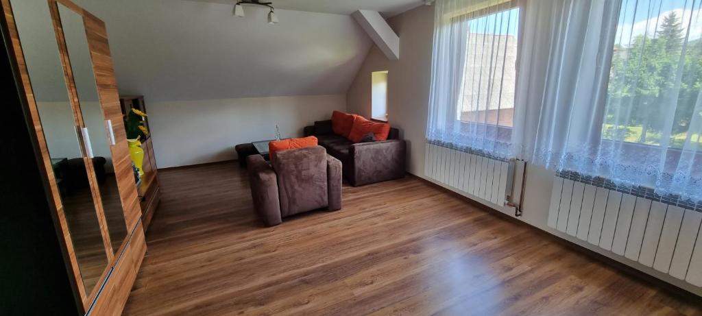 Posedenie v ubytovaní Prywatny pokój z kuchnią i łazienką